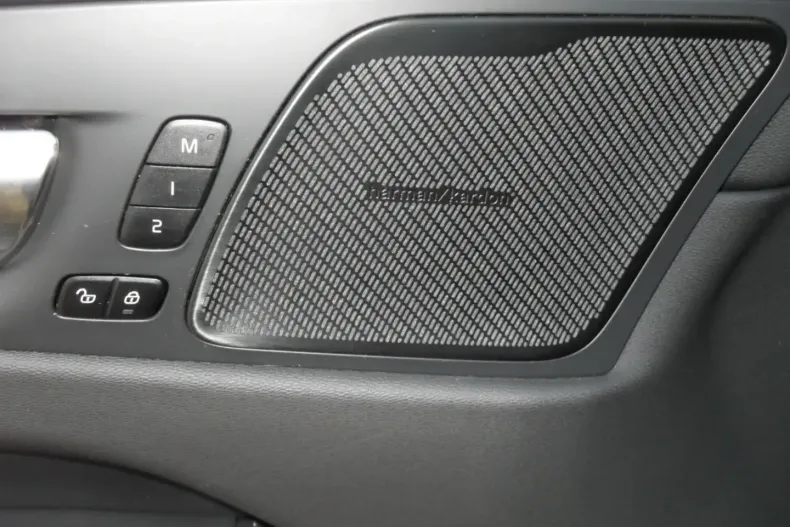 Volvo XC60 din 2021 cu 76.635 km - oferta VOL186579 - foto 14