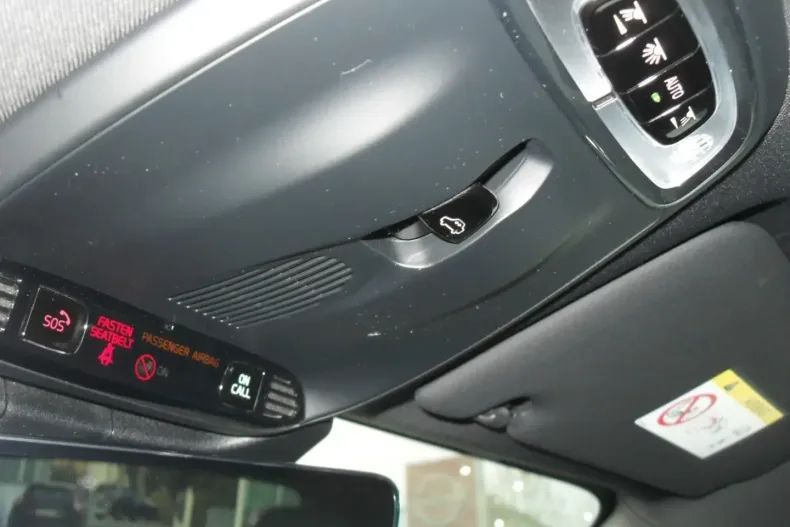 Volvo XC60 din 2021 cu 76.635 km - oferta VOL186579 - foto 28