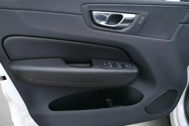 Volvo XC60 din 2022 cu 26.961 km - oferta VOL186596 - foto 11