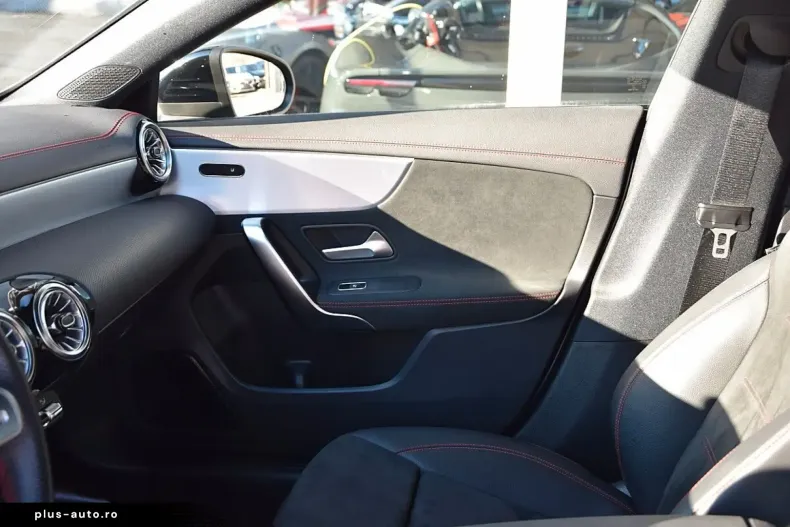 Mercedes-Benz CLA 220 (Clasa CLA) din 2021 cu 37.700 km - oferta MER186600 - foto 4