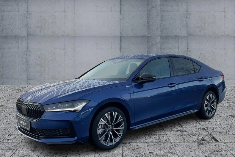 Skoda Superb din 2026 cu 5.000 km - oferta SKO186620 - foto 1