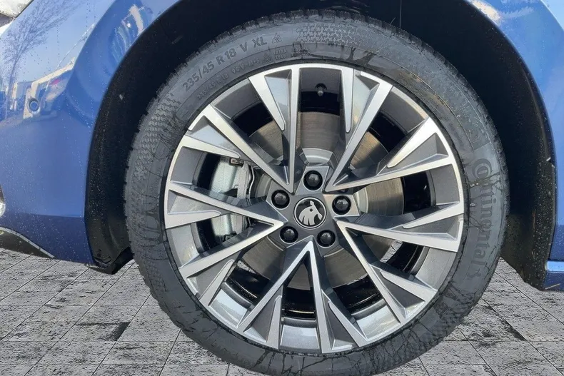 Skoda Superb din 2026 cu 5.000 km - oferta SKO186620 - foto 13