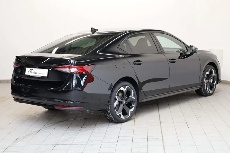 Skoda Superb din 2026 cu 15 km - oferta SKO186621 - foto 3