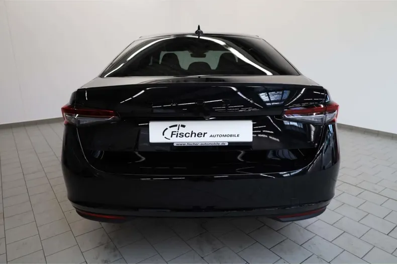 Skoda Superb din 2026 cu 15 km - oferta SKO186621 - foto 4