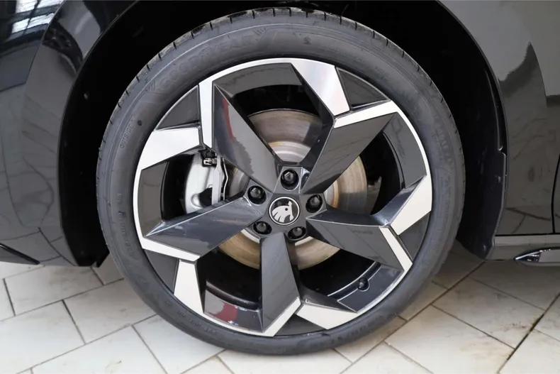 Skoda Superb din 2026 cu 15 km - oferta SKO186621 - foto 18