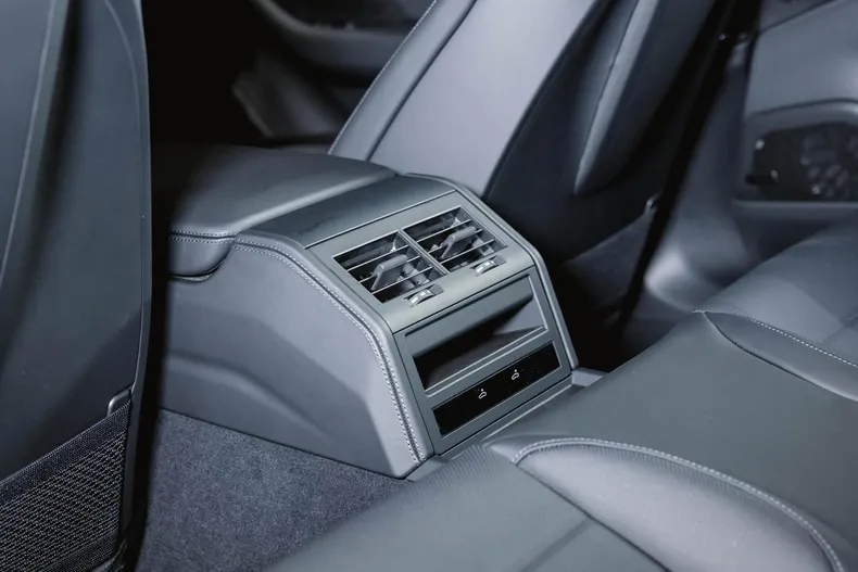 Porsche Panamera din 2026 cu 10 km - oferta POR186623 - foto 46