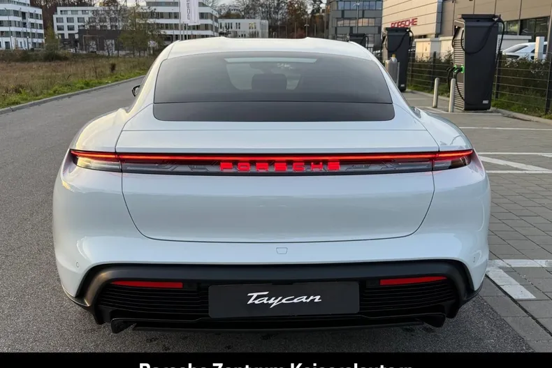 Porsche Taycan din 2026 cu 9.900 km - oferta POR186624 - foto 10