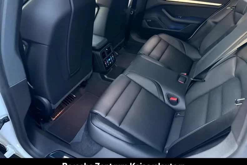 Porsche Taycan din 2026 cu 9.900 km - oferta POR186624 - foto 23