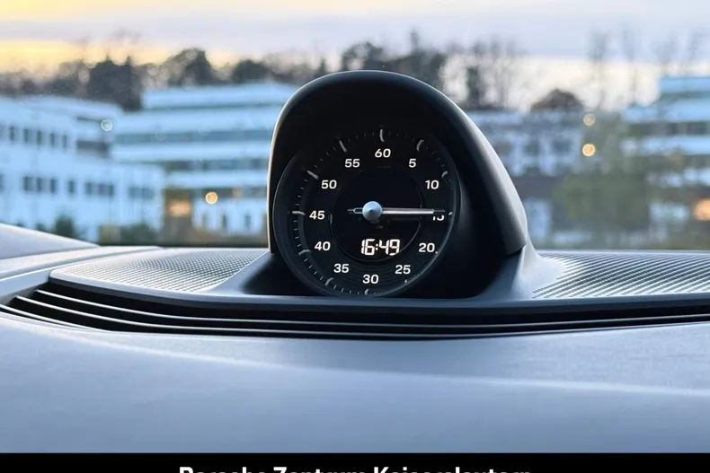 Porsche Taycan din 2026 cu 9.900 km - oferta POR186624 - foto 39