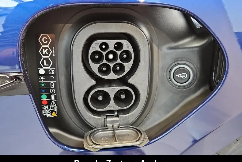 Porsche Taycan din 2026 cu 8.000 km - oferta POR186625 - foto 23