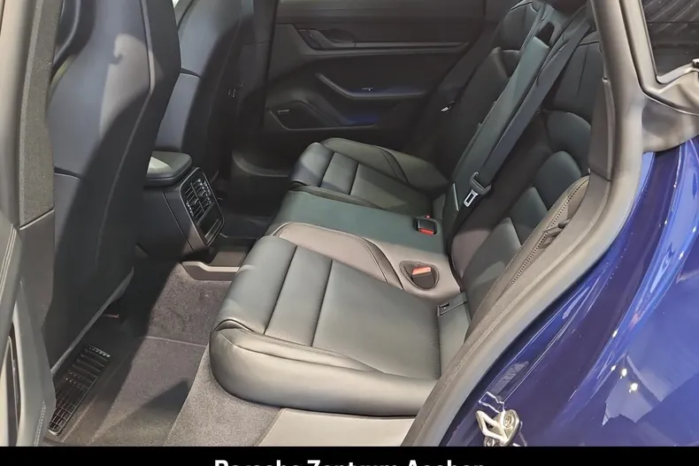 Porsche Taycan din 2026 cu 8.000 km - oferta POR186625 - foto 25