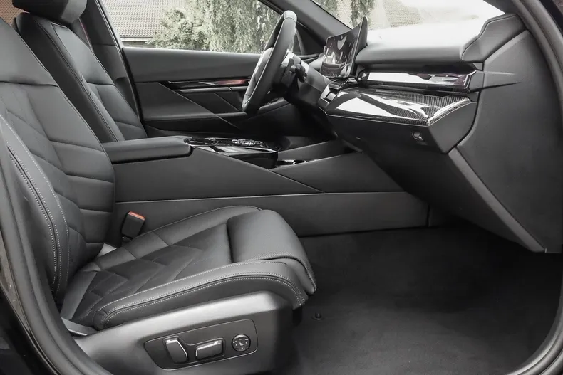 BMW 520 (Seria 5) din 2026 cu 1.001 km - oferta BMW186631 - foto 6