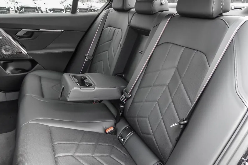 BMW 520 (Seria 5) din 2026 cu 1.001 km - oferta BMW186631 - foto 22