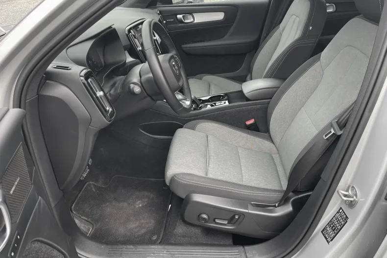 Volvo XC40 din 2022 cu 47.912 km - oferta VOL186655 - foto 5