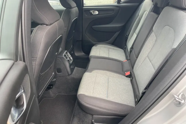 Volvo XC40 din 2022 cu 47.912 km - oferta VOL186655 - foto 6