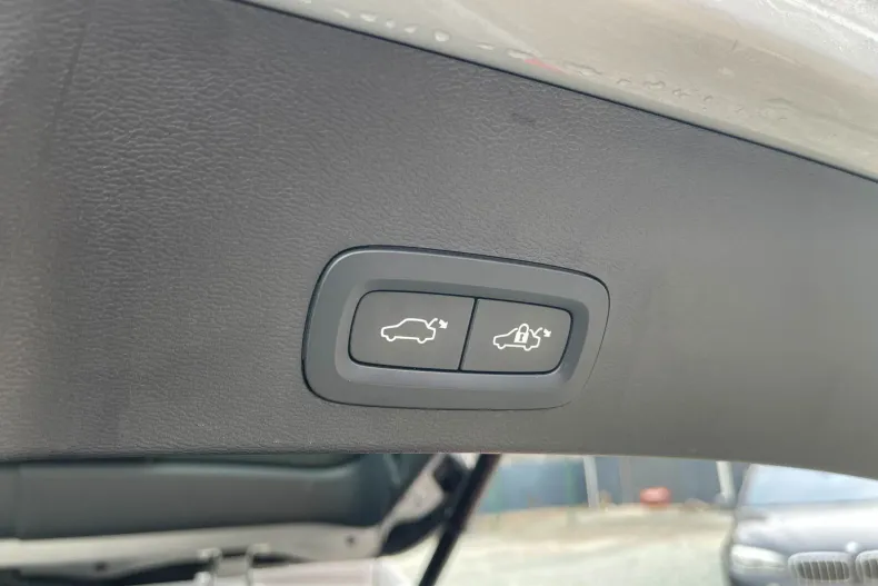 Volvo XC40 din 2022 cu 47.912 km - oferta VOL186655 - foto 31