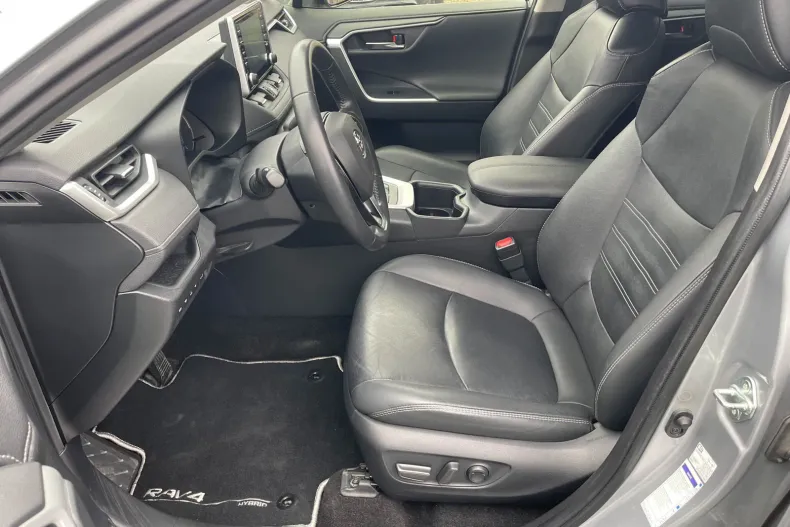 Toyota RAV4 din 2022 cu 65.463 km - oferta TOY186658 - foto 8