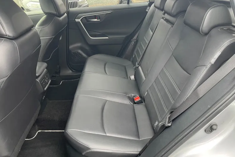 Toyota RAV4 din 2022 cu 65.463 km - oferta TOY186658 - foto 9