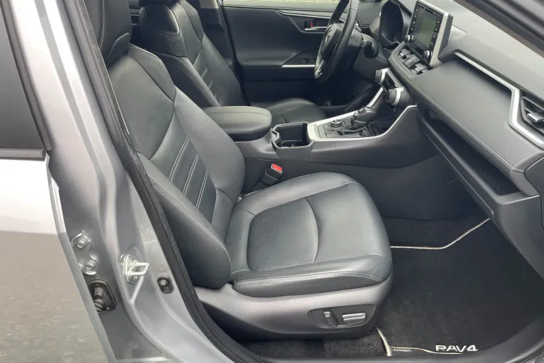 Toyota RAV4 din 2022 cu 65.463 km - oferta TOY186658 - foto 11