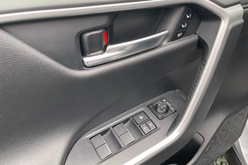 Toyota RAV4 din 2022 cu 65.463 km - oferta TOY186658 - foto 12