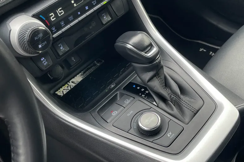 Toyota RAV4 din 2022 cu 65.463 km - oferta TOY186658 - foto 14