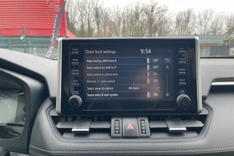 Toyota RAV4 din 2022 cu 65.463 km - oferta TOY186658 - foto 18