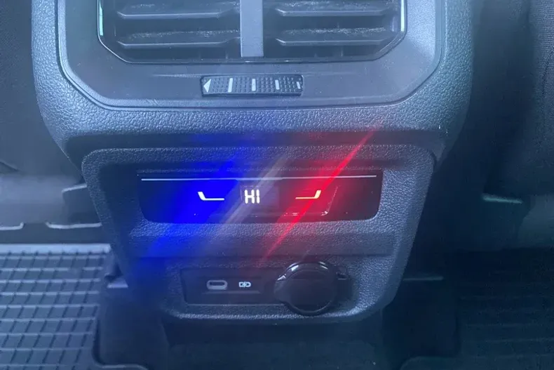 Volkswagen Tiguan din 2023 cu 48.220 km - oferta VOL186669 - foto 10