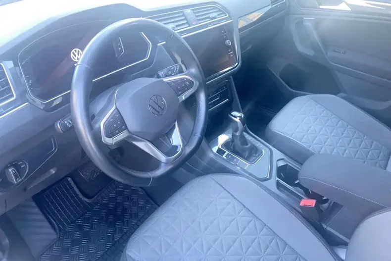 Volkswagen Tiguan din 2023 cu 48.220 km - oferta VOL186669 - foto 11