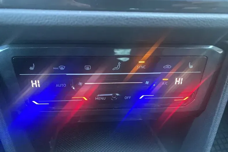 Volkswagen Tiguan din 2023 cu 48.220 km - oferta VOL186669 - foto 19