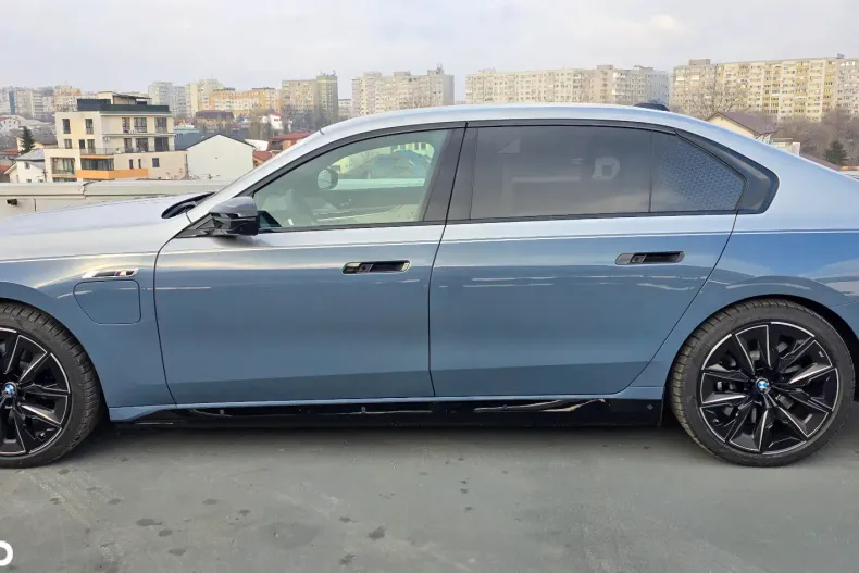 BMW M7 (Modele M) din 2025 cu 4.000 km - oferta BMW186678 - foto 3