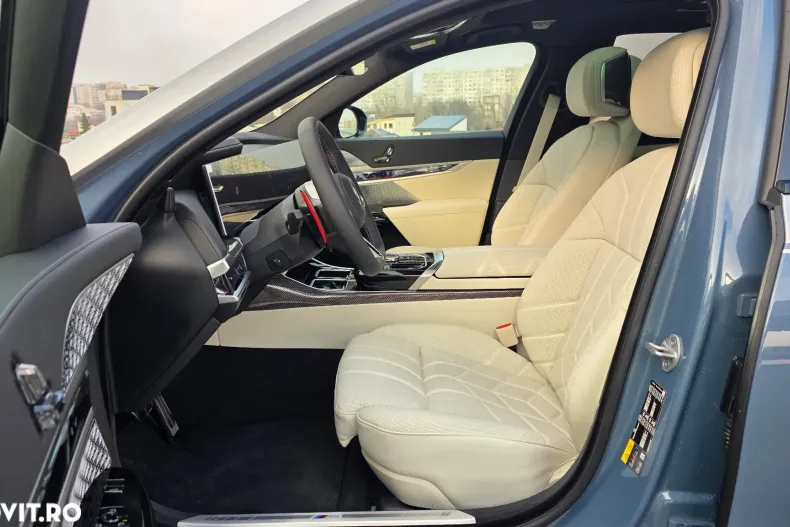 BMW M7 (Modele M) din 2025 cu 4.000 km - oferta BMW186678 - foto 8