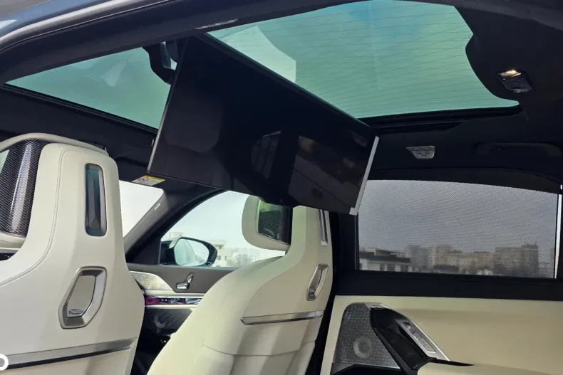 BMW M7 (Modele M) din 2025 cu 4.000 km - oferta BMW186678 - foto 10