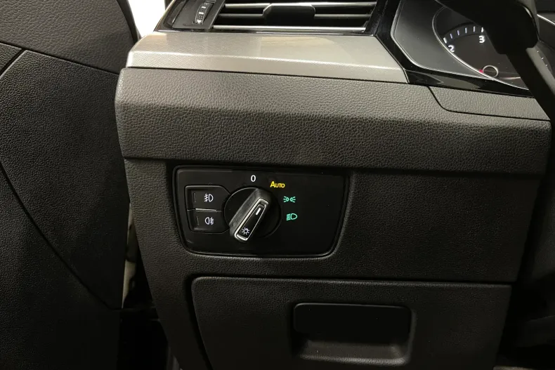 Volkswagen Passat din 2021 cu 161.723 km - oferta VOL186691 - foto 25