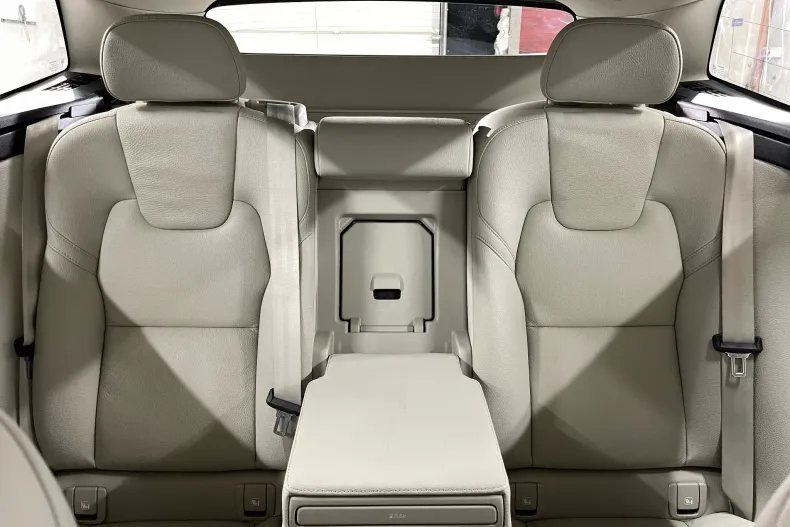 Volvo XC60 din 2022 cu 107.701 km - oferta VOL186694 - foto 11