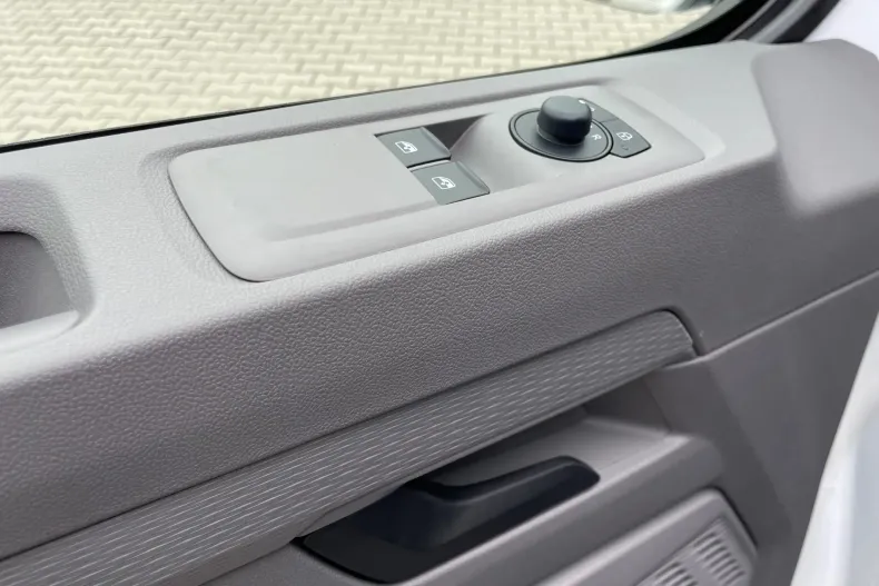 Volkswagen Transporter din 2025 cu 1 km - oferta VOL186722 - foto 8