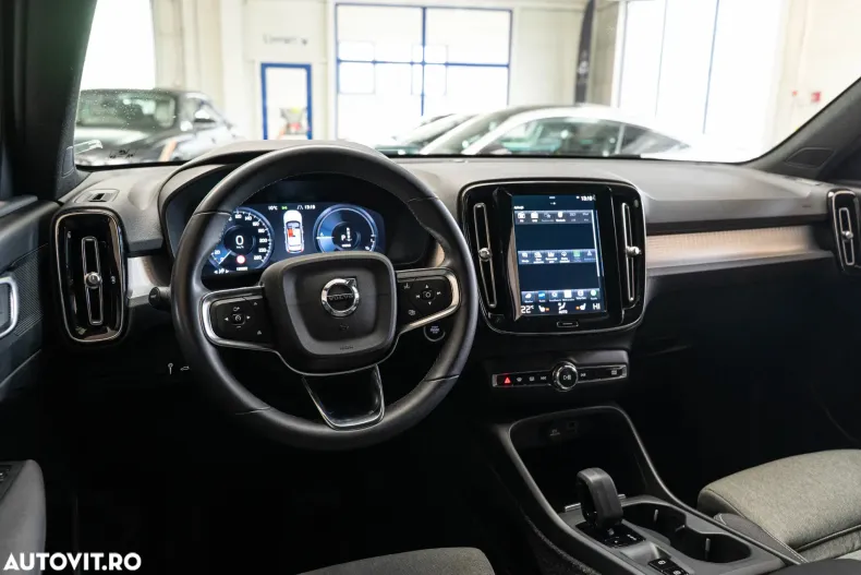 Volvo XC40 din 2022 cu 120.682 km - oferta VOL186730 - foto 6