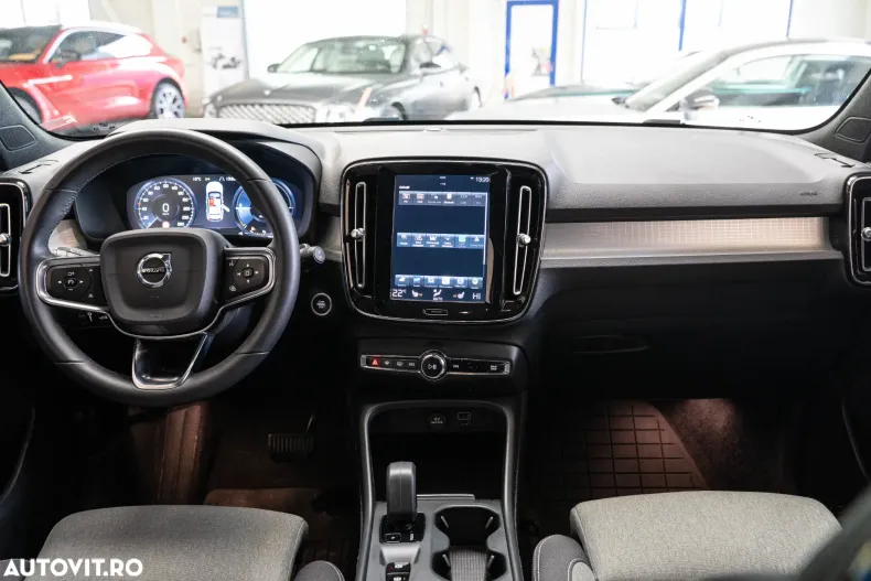 Volvo XC40 din 2022 cu 120.682 km - oferta VOL186730 - foto 8