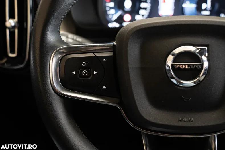 Volvo XC40 din 2022 cu 120.682 km - oferta VOL186730 - foto 25