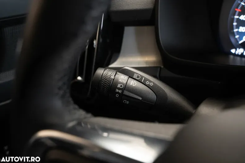 Volvo XC40 din 2022 cu 120.682 km - oferta VOL186730 - foto 28