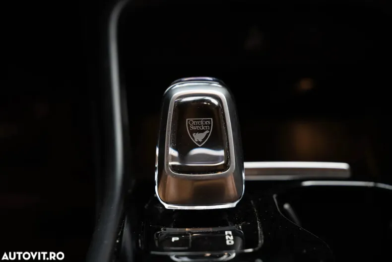 Volvo XC40 din 2020 cu 118.252 km - oferta VOL186732 - foto 7