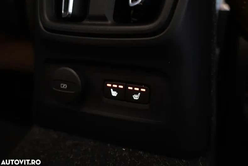 Volvo XC40 din 2020 cu 118.252 km - oferta VOL186732 - foto 32