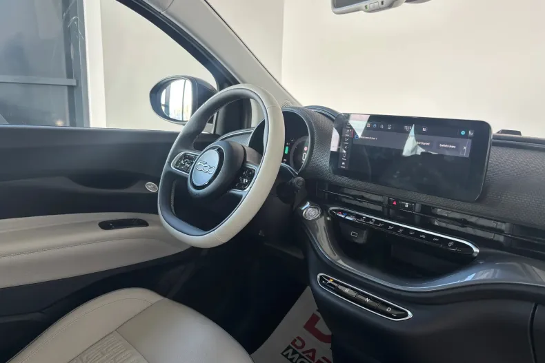 Fiat 500e din 2023 cu 11.000 km - oferta FIA186736 - foto 7