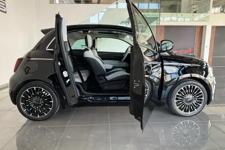 Fiat 500e din 2023 cu 11.000 km - oferta FIA186736 - foto 28
