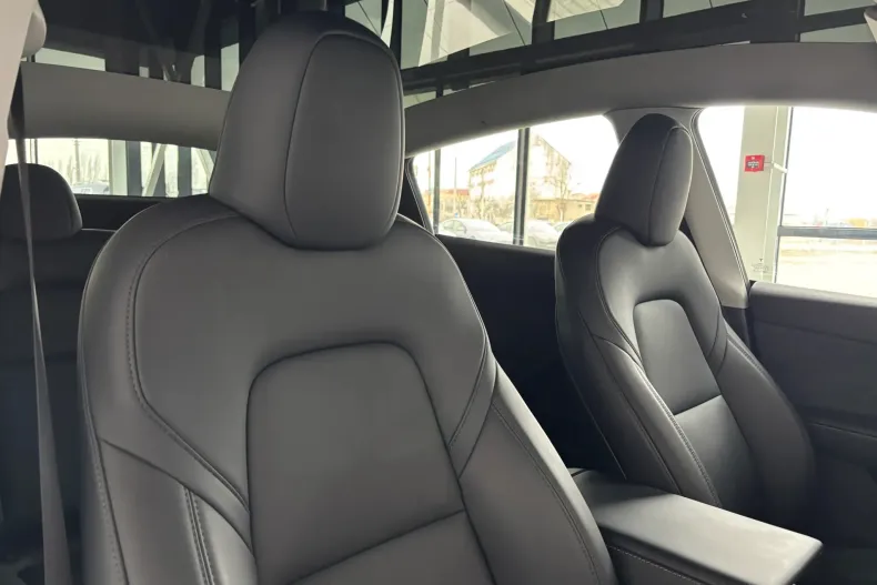 Tesla Model Y din 2023 cu 59.000 km - oferta TES186738 - foto 12