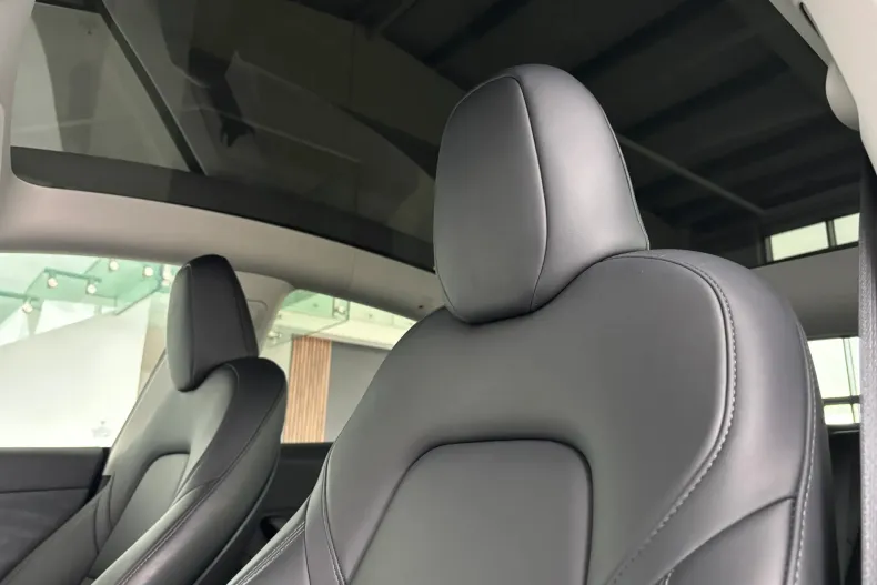 Tesla Model Y din 2023 cu 59.000 km - oferta TES186738 - foto 13