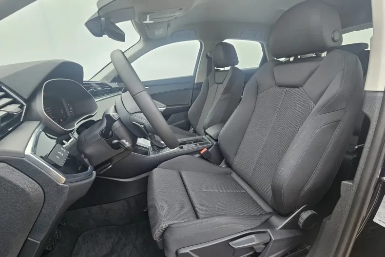 Audi Q3 din 2025 cu 15 km - oferta AUD186744 - foto 8