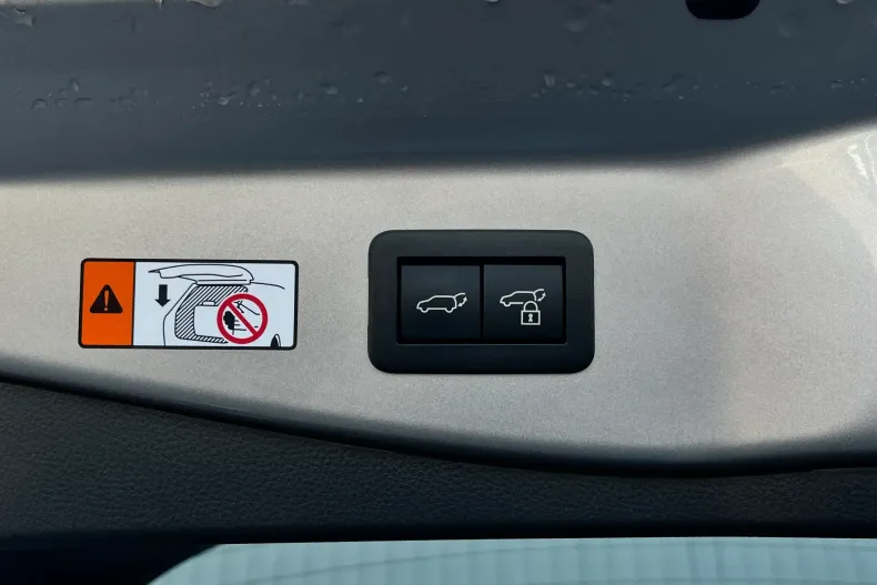 Toyota C-HR din 2024 cu 4.652 km - oferta TOY186771 - foto 27