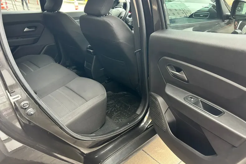 Dacia Duster din 2023 cu 103.755 km - oferta DAC186785 - foto 11