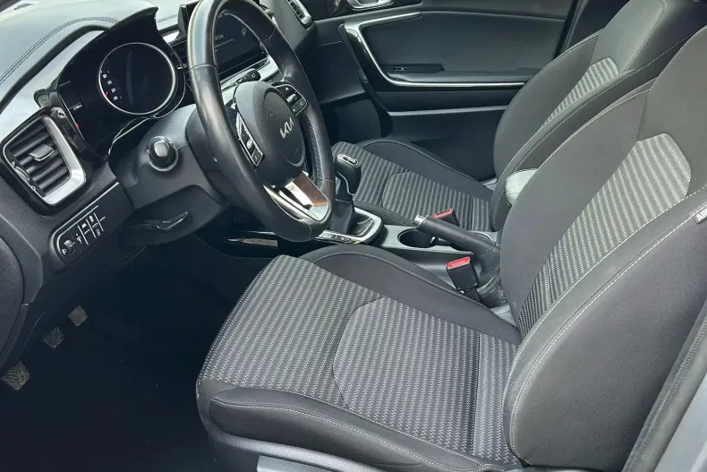 Kia Ceed din 2024 cu 67.886 km - oferta KIA186788 - foto 12