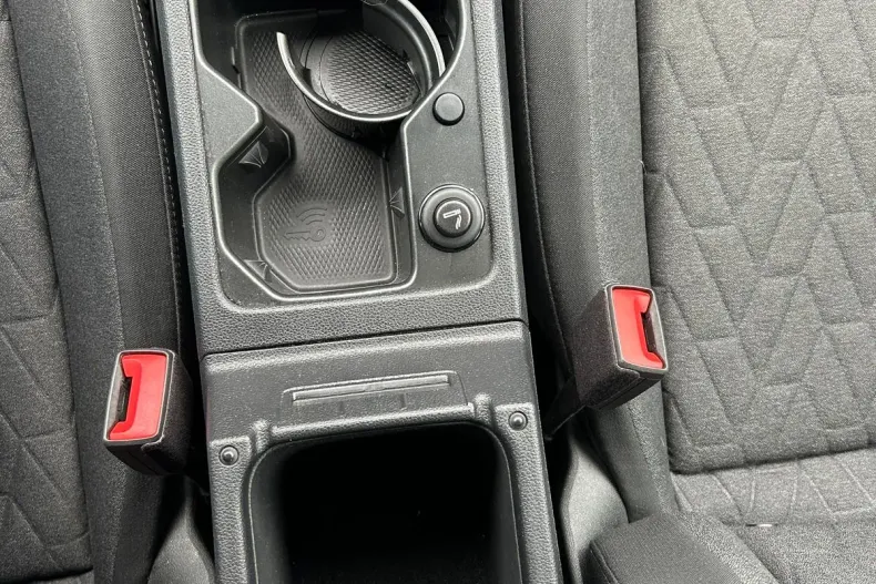 Volkswagen Golf din 2025 cu 21.361 km - oferta VOL186789 - foto 25